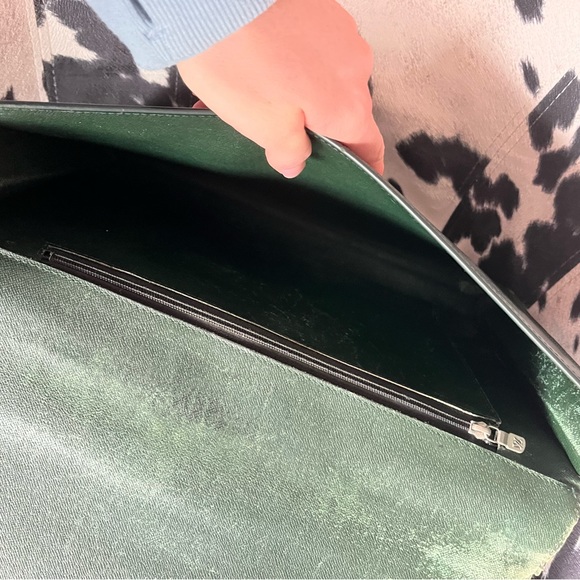 Louis Vuitton Green Taiga Porte Document Volga Foldover Envelope Clutch MI0927 - Picture 11 of 16